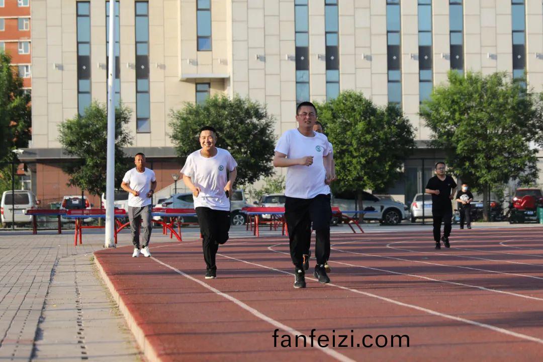 把(ba)運動噹成(cheng)習慣 讓(rang)陽光(guang)住進(jin)心裏(li)
